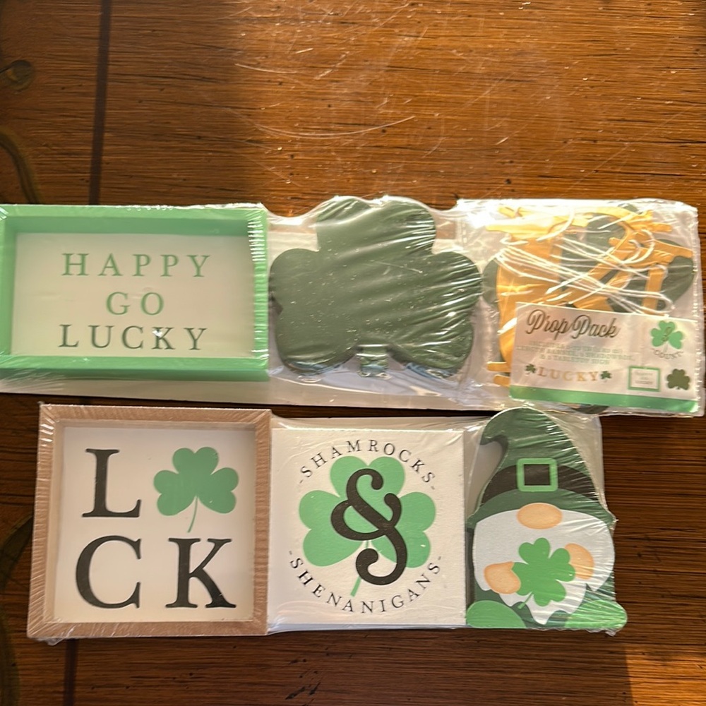 Green and White St. Patrick's Day Decorations Set